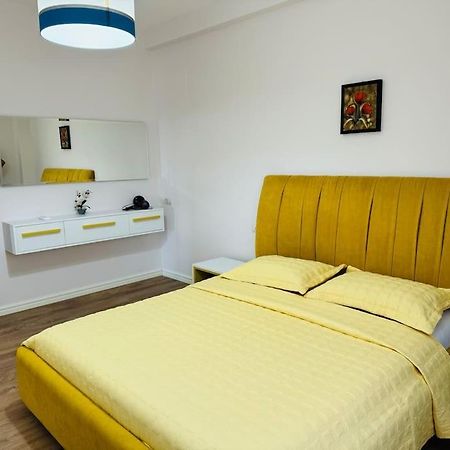 Yellow Apartment Durres Luaran gambar