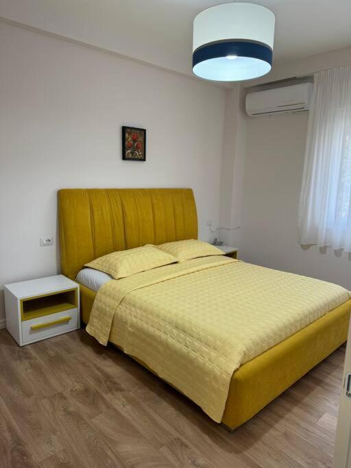 Yellow Apartment Durres Luaran gambar